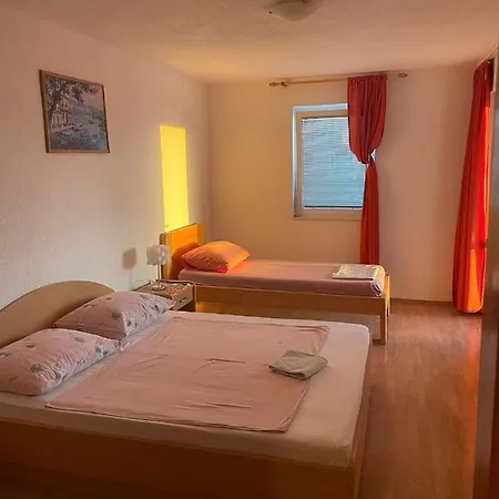 Ribarev Dom Apartman *